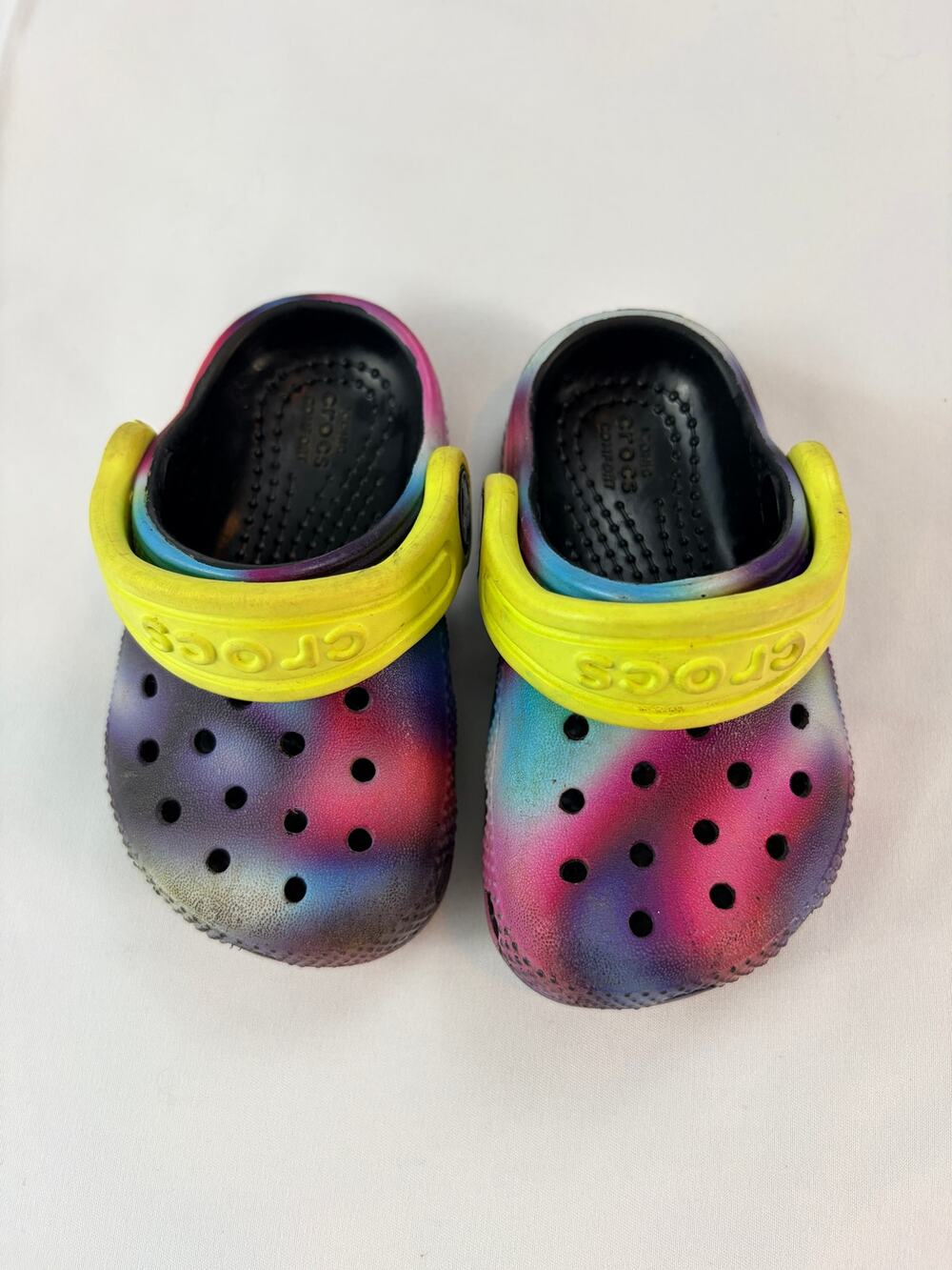 Crocs Toddler Classic Clog Size C4 Galaxy Tie-Dye Black Neon Yellow Strap